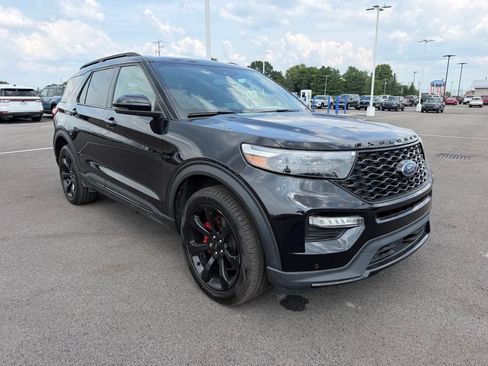 Used 2023 Ford Explorer ST w/ Technology Package AWD/4WD image 3