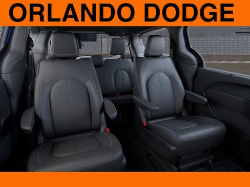 New 2026 Chrysler Pacifica Select image 15