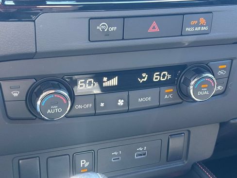 Used 2024 Nissan Frontier PRO-4X w/ Technology Package AWD/4WD image 32