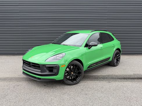 Certified 2023 Porsche Macan GTS image 1