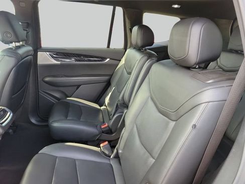 Used 2023 Cadillac XT6 Premium Luxury w/ Technology Package FWD image 12