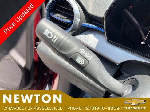 Used 2024 Chevrolet Trax LT FWD image 16