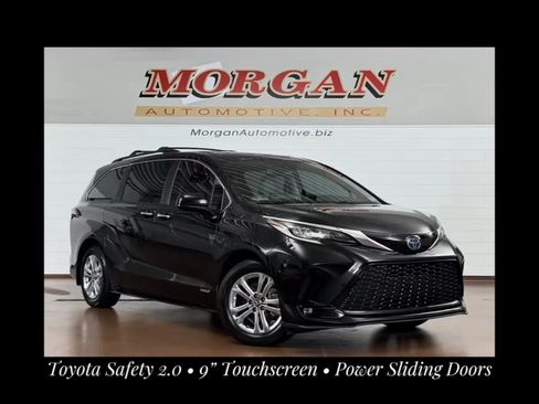 Used 2021 Toyota Sienna XSE AWD/4WD image 1