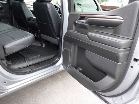 Used 2023 Chevrolet Silverado 1500 LT AWD/4WD image 28
