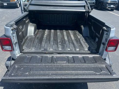Used 2023 Jeep Gladiator Mojave w/ Cold Weather Group AWD/4WD image 26