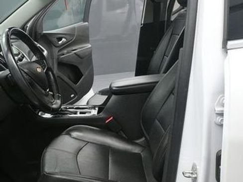 Used 2022 Chevrolet Equinox Premier AWD/4WD image 12