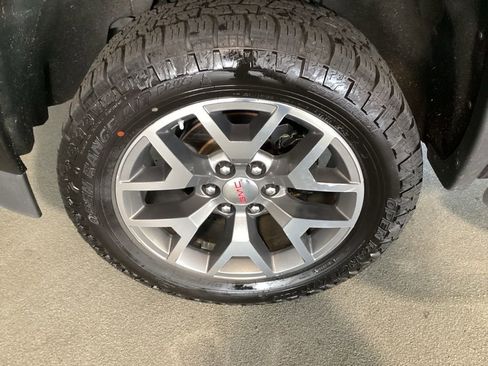 Used 2017 GMC Sierra 1500 SLT image 16