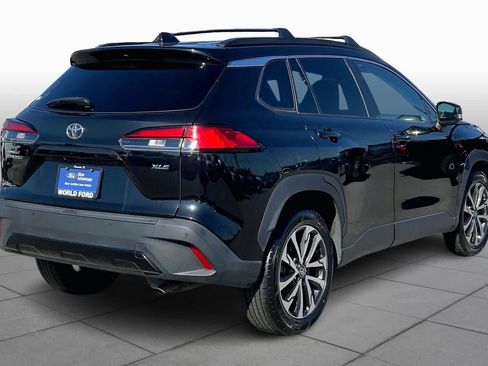 Used 2022 Toyota Corolla Cross XLE image 12