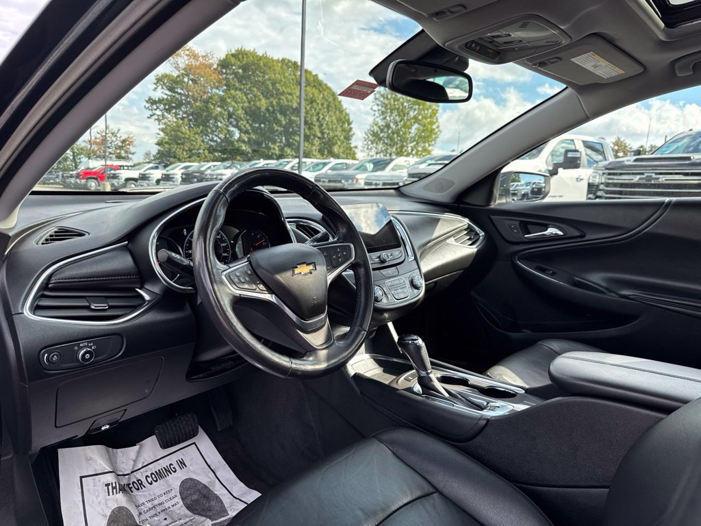 Used 2019 Chevrolet Malibu Hybrid w/ Leather Package FWD image 21