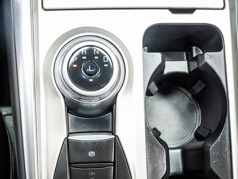 Used 2022 Ford Explorer XLT w/ Equipment Group 202A image 21