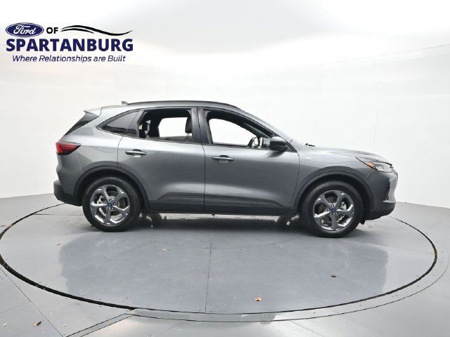 Used 2025 Ford Escape ST-Line FWD image 8