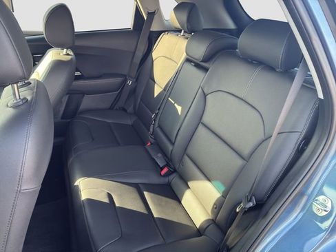 Used 2022 Kia Niro EX Premium image 14