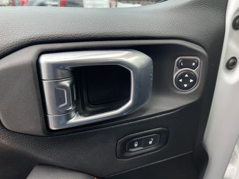 Used 2022 Jeep Gladiator Mojave w/ Auxiliary Switch Group image 22