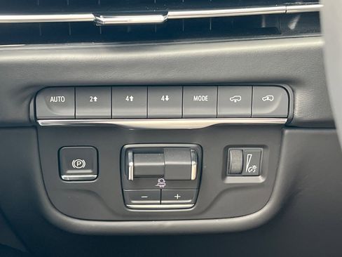 Certified 2025 Cadillac Escalade Sport Platinum w/ LPO, ONYX Package image 43