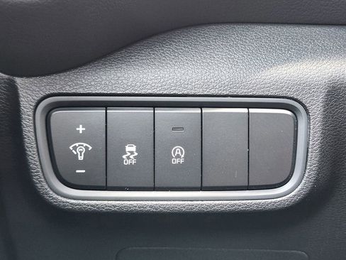Certified 2025 Kia Soul LX FWD image 28