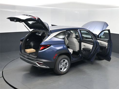 New 2026 Hyundai Tucson SE image 28