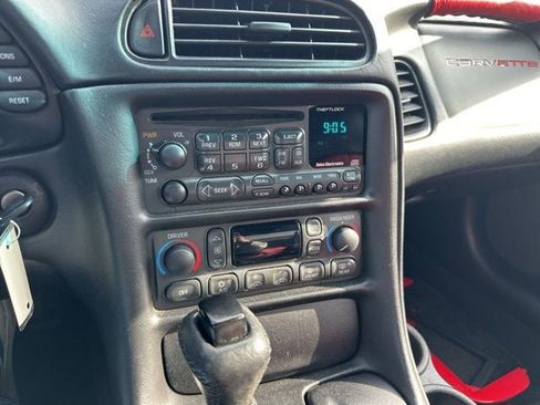 Used 1997 Chevrolet Corvette Coupe w/ Memory Pkg image 16