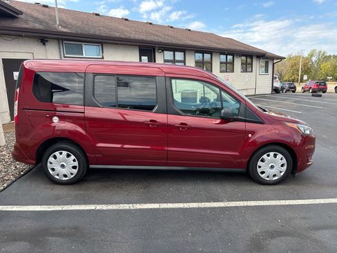Used 2020 Ford Transit Connect XLT image 2