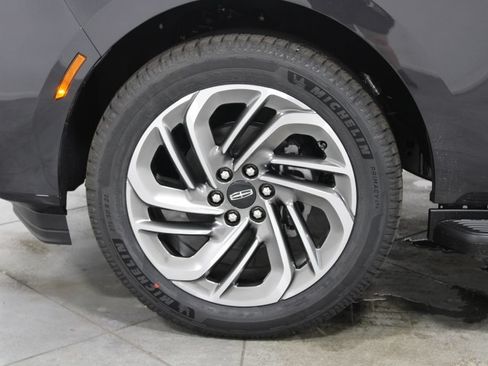 New 2027 Lincoln Navigator L Premier RWD image 20