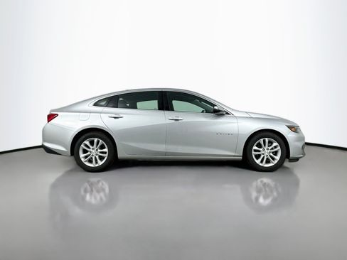 Used 2018 Chevrolet Malibu LT w/ Driver Confidence Package FWD image 8