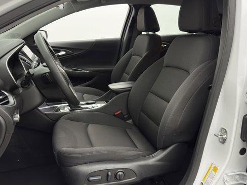 Used 2025 Chevrolet Malibu LT image 13