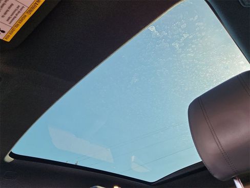 Used 2020 Land Rover Range Rover Evoque R-Dynamic SE image 21