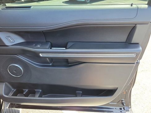 Used 2021 Ford Expedition XLT image 8