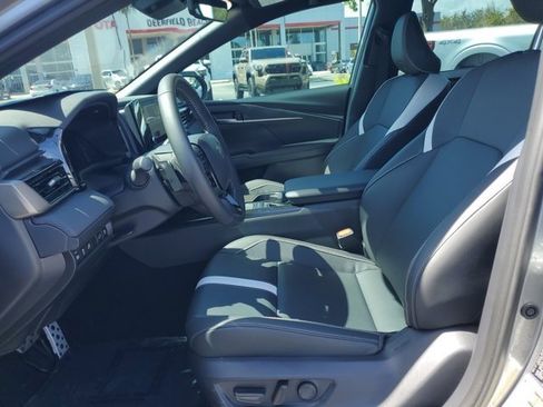 Used 2026 Toyota Camry SE w/ Convenience Package image 10