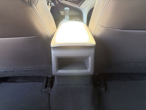 Used 2019 Toyota Camry LE image 32