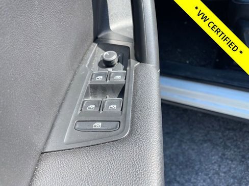 Used 2021 Volkswagen Tiguan SE image 13