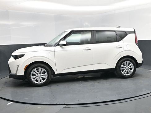 New 2025 Kia Soul LX image 4