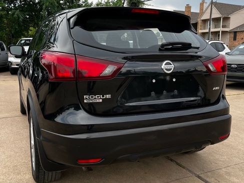 Used 2018 Nissan Rogue Sport S w/ S Appearance Package AWD/4WD image 9