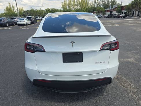 Used 2022 Tesla Model Y Performance AWD/4WD image 6