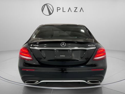Used 2019 Mercedes-Benz E 300 4MATIC image 5