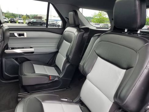 Certified 2023 Ford Explorer XLT w/ Equipment Group 202A AWD/4WD image 33