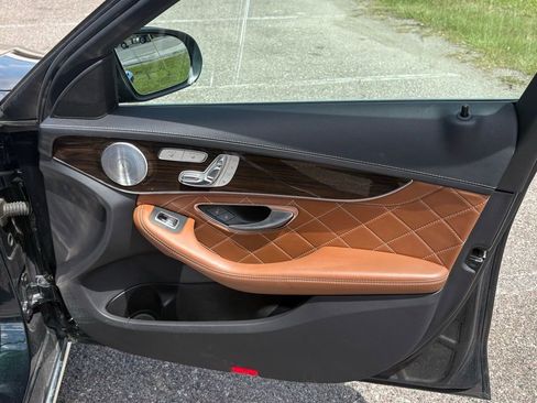 Used 2019 Mercedes-Benz C 300 4MATIC Sedan image 18