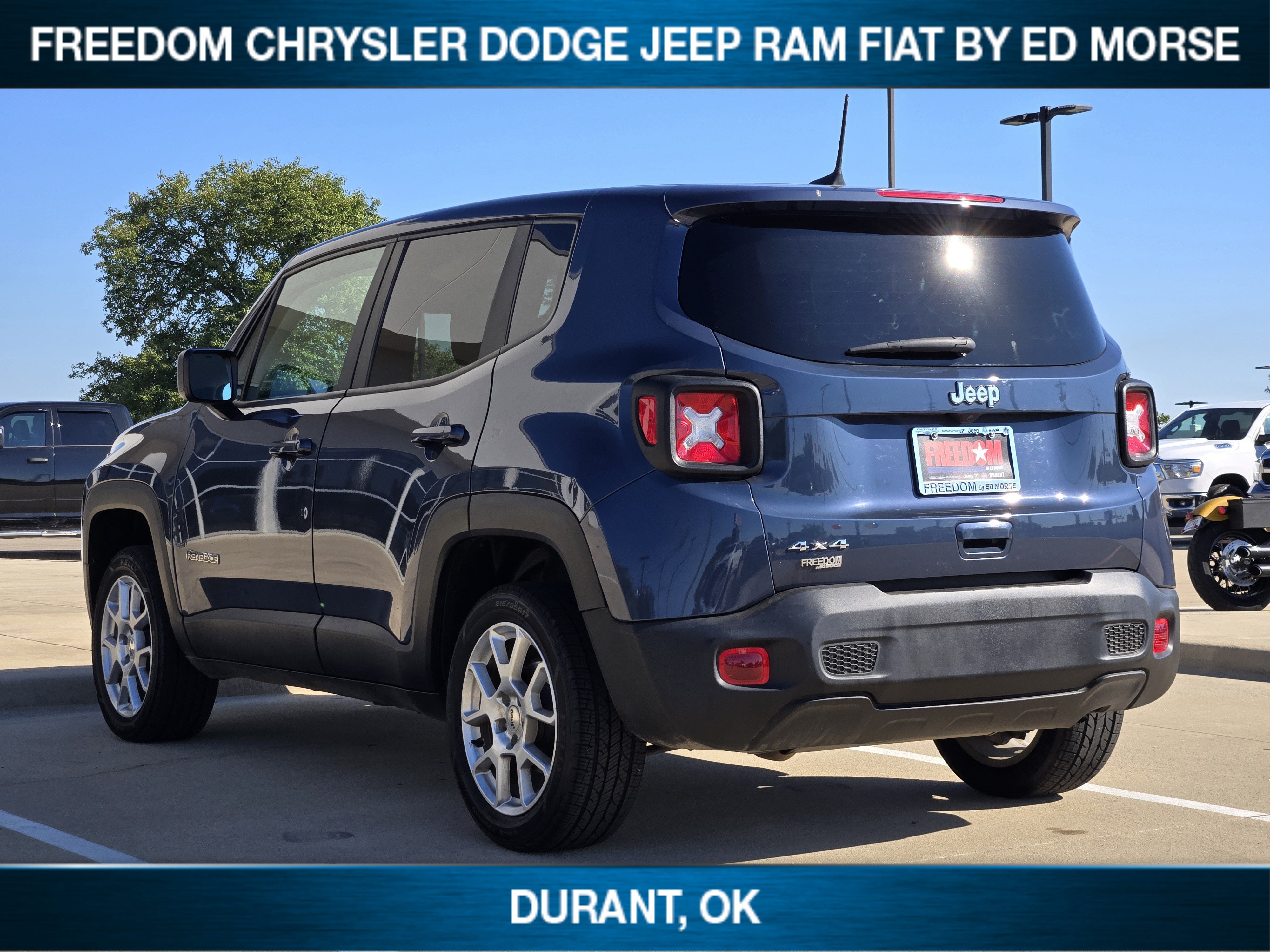 Used 2023 Jeep Renegade Latitude AWD/4WD image 4