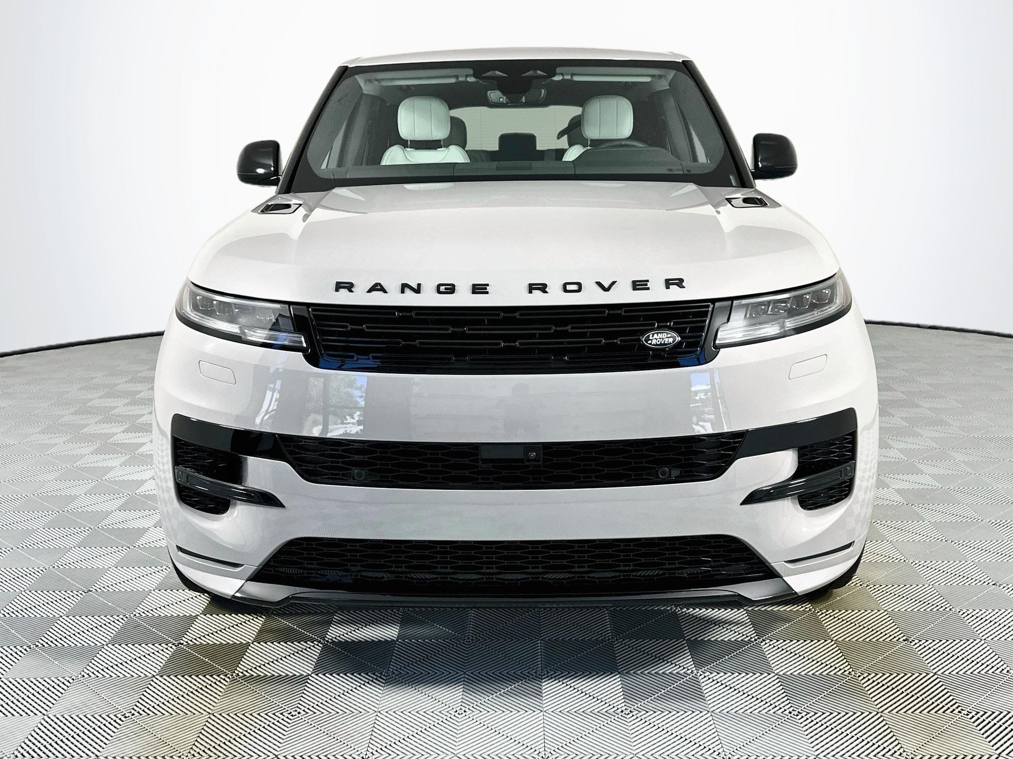 New 2027 Land Rover Range Rover Sport Dynamic SE AWD/4WD image 2