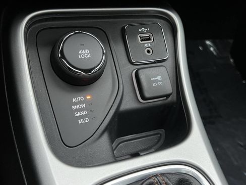 Used 2020 Jeep Compass Latitude image 27