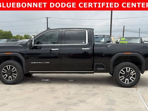 Used 2024 GMC Sierra 2500 Denali Ultimate AWD/4WD image 8