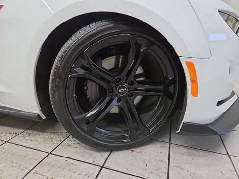Used 2023 Chevrolet Camaro LT w/ Technology Package RWD image 8