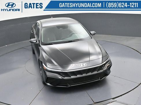 New 2025 Hyundai Elantra Sport FWD image 43