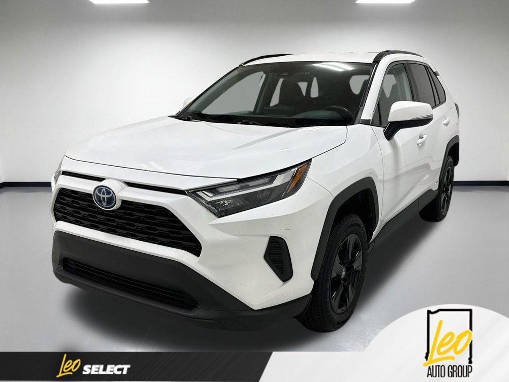 Used 2022 Toyota RAV4 XLE w/ XLE Grade Weather Package AWD/4WD image 1