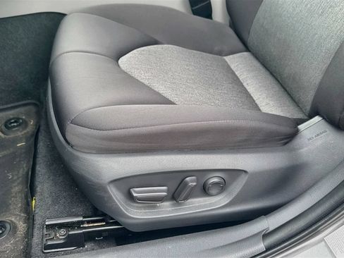 Used 2019 Toyota Camry LE FWD image 18