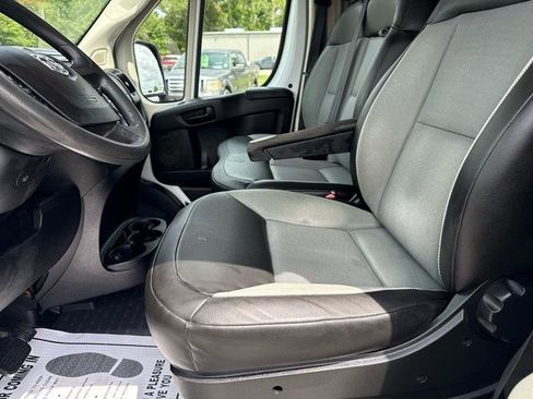 Used 2019 RAM ProMaster 2500 w/ Premium Appearance Group FWD image 8