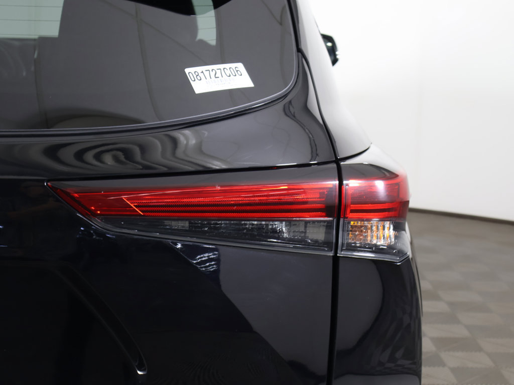 Used 2021 Toyota Highlander XSE AWD/4WD image 17