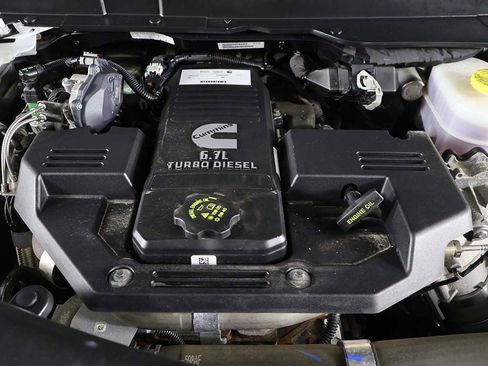 Used 2024 RAM 2500 Laramie AWD/4WD image 16