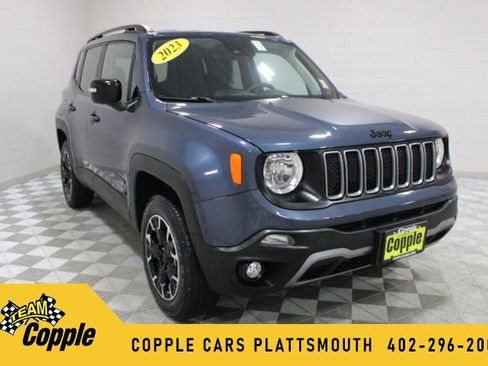 Used 2023 Jeep Renegade Latitude image 1