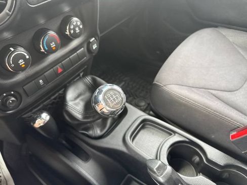 Used 2015 Jeep Wrangler Unlimited Sport w/ Quick Order Package 23S AWD/4WD image 19