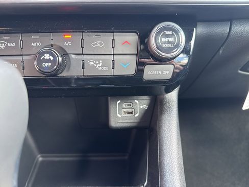 Used 2023 Jeep Compass Latitude w/ Convenience Group image 40